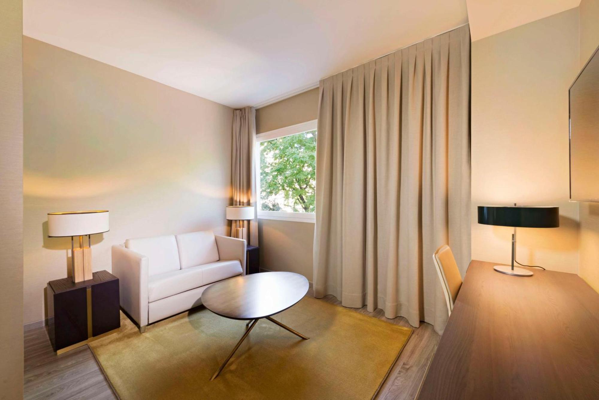 Hotel NH Collection Madrid Suecia Exterior foto A room at the hotel